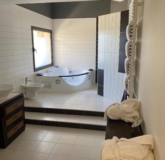 هتل Le Jas De Joucas Hôtel Restaurant