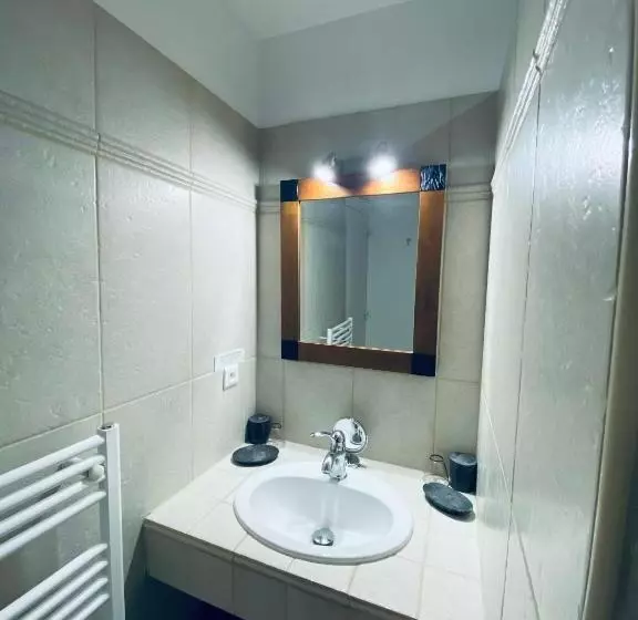 هتل Le Jas De Joucas Hôtel Restaurant