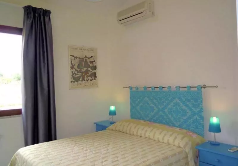 Szálloda Le Residenze Di Chia