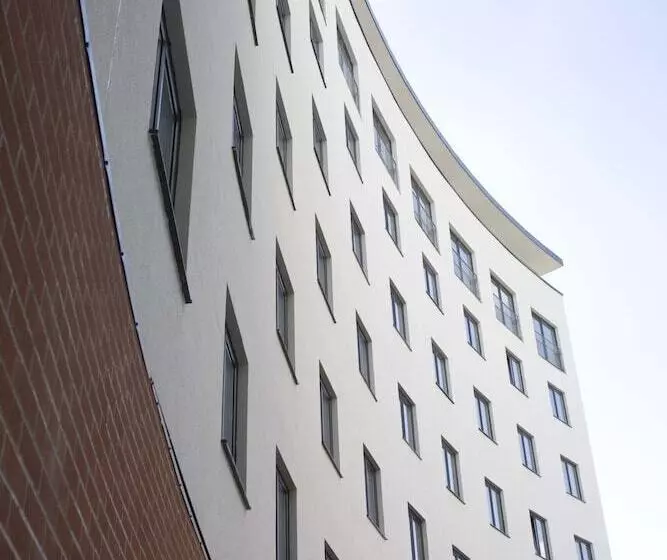 هتل Leonardo London Watford