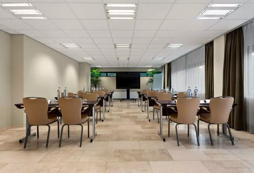 هتل NH Amsterdam Zuid