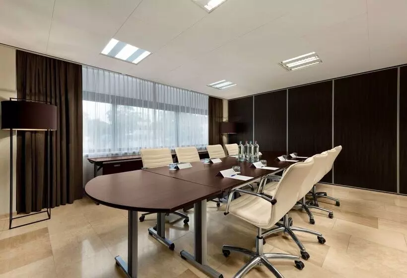 هتل NH Amsterdam Zuid