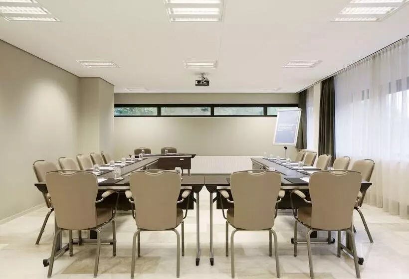 هتل NH Amsterdam Zuid