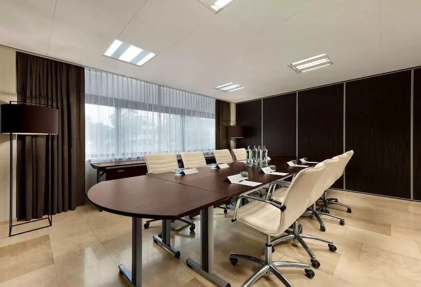 هتل NH Amsterdam Zuid