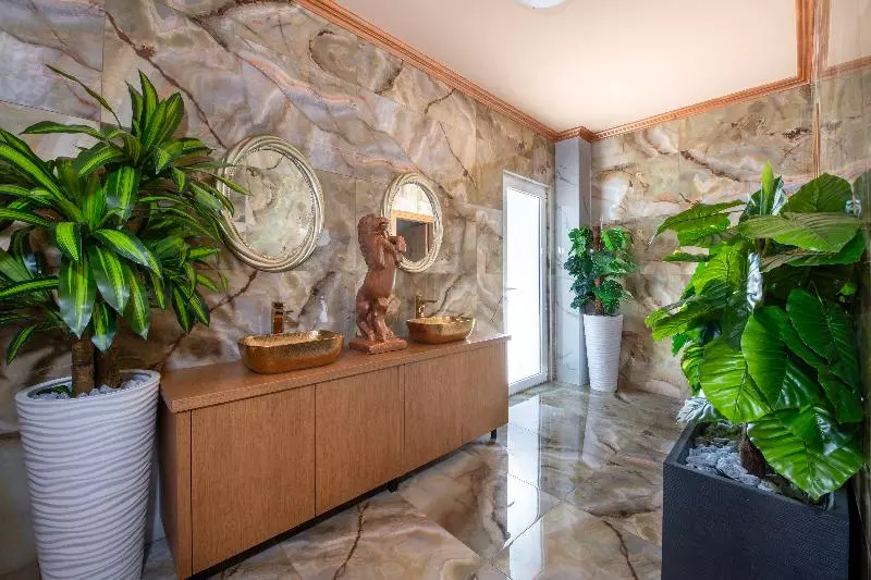 Paradice Hotel Luxury Suites Near Zorbas Beach Free Breakfast