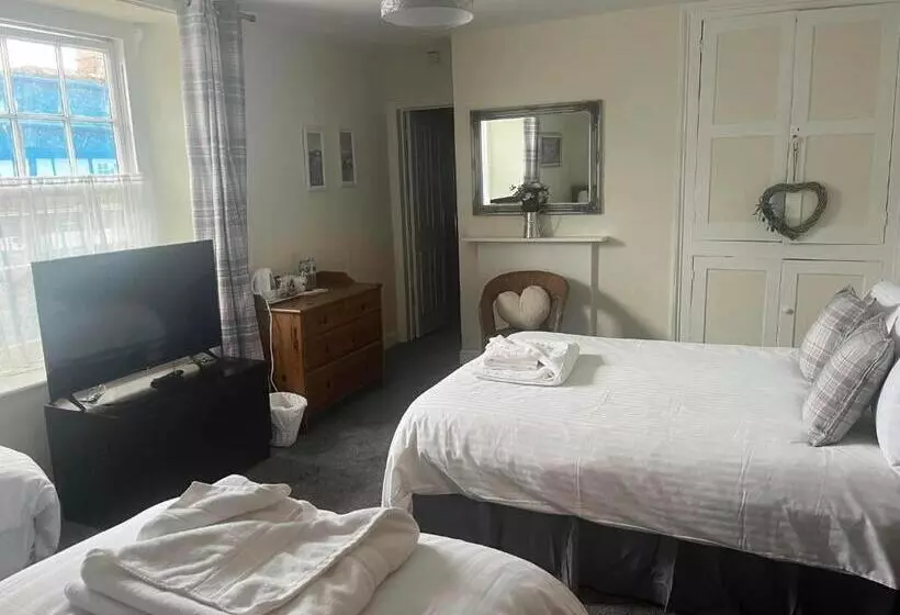 Отель Thorverton Arms