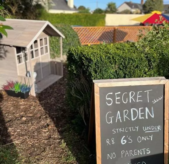 Отель Thorverton Arms