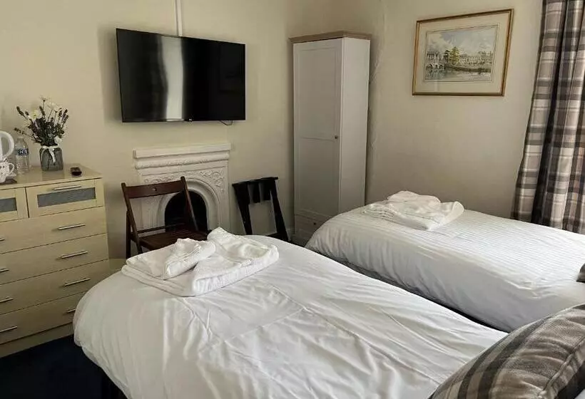 Отель Thorverton Arms