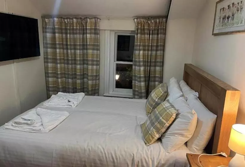 Отель Thorverton Arms