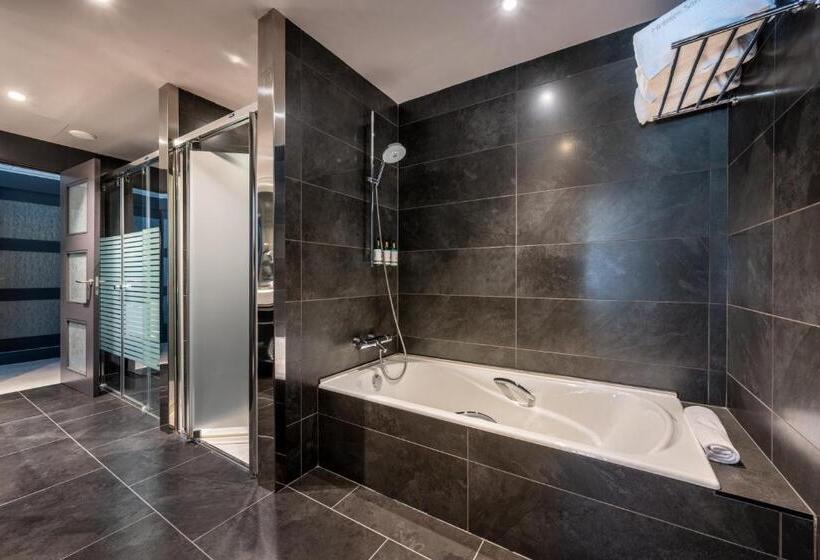 هتل Val De Neu G.l