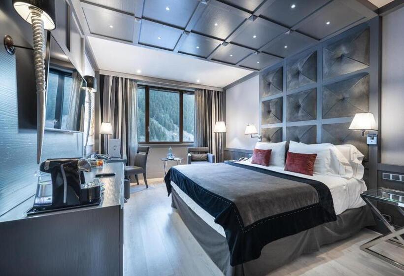 هتل Val De Neu G.l