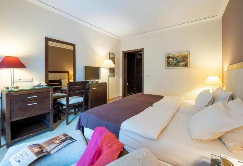 فندق Velina Spa