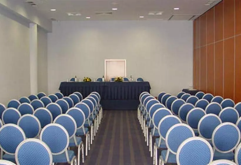 هتل Vip Executive Santa Iria