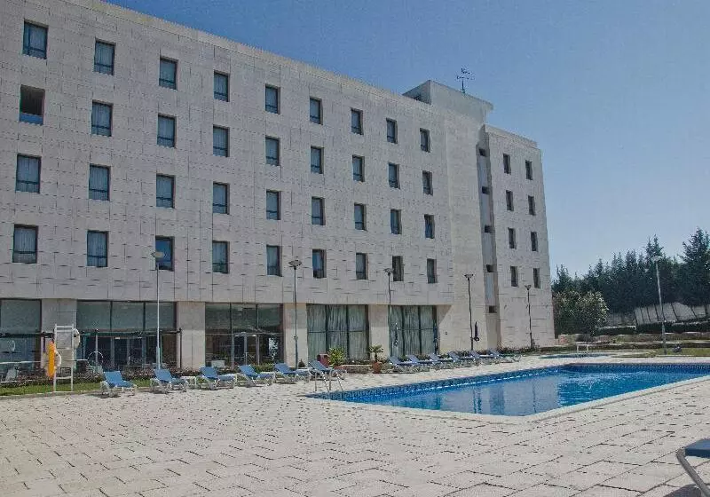 هتل Vip Executive Santa Iria