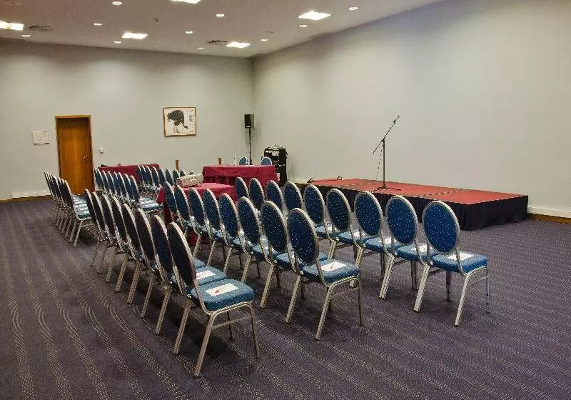 هتل Vip Executive Santa Iria