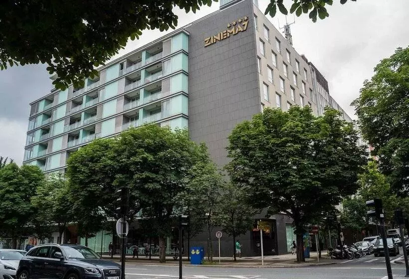 Отель Zinema7