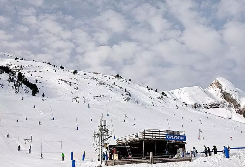 Apartamentos Jaca 3000