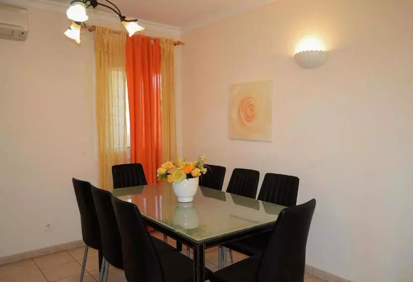 Los Arcos By Garvetur