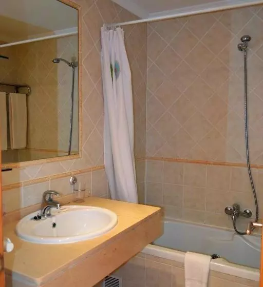 Los Arcos By Garvetur