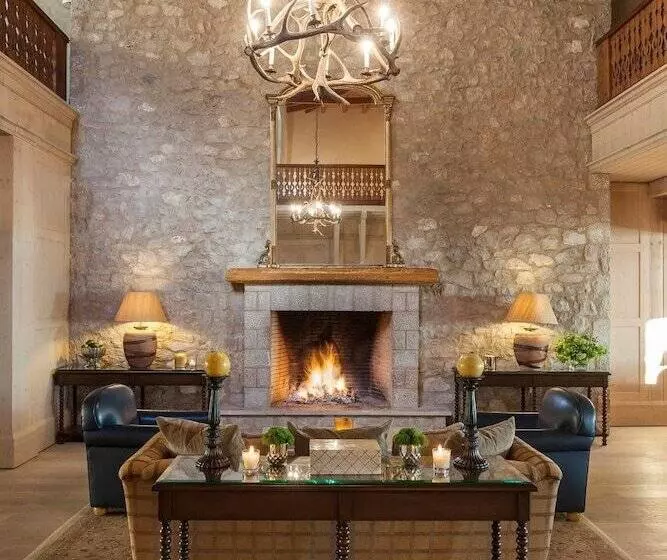 Santa Marina Arachova Resort & Spa