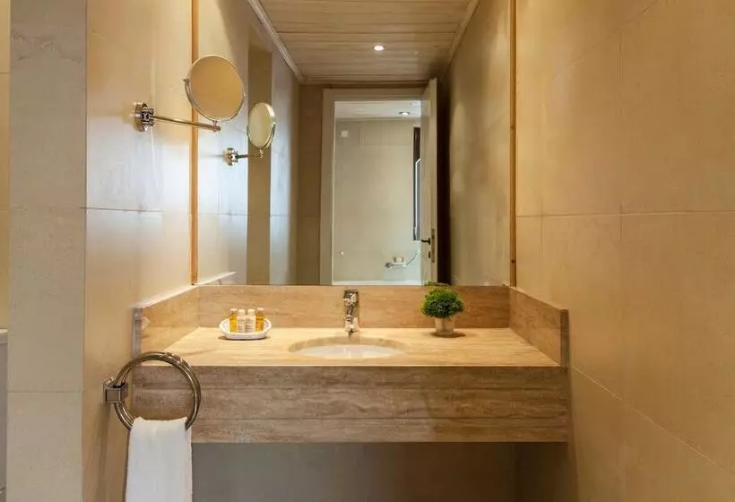 Santa Marina Arachova Resort & Spa