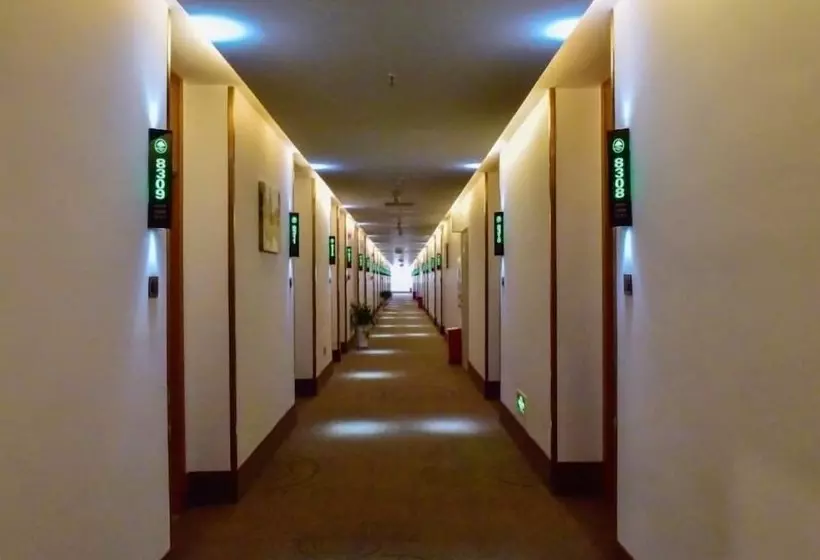 Hotelli Greentree Inn Huanggang Qichun County Ouyada Square Express