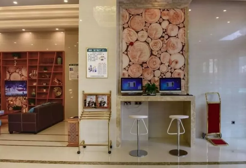 Hotelli Greentree Inn Huanggang Qichun County Ouyada Square Express