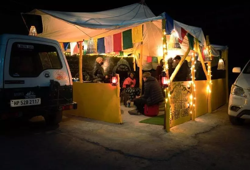 هاستل The Travellers Shed