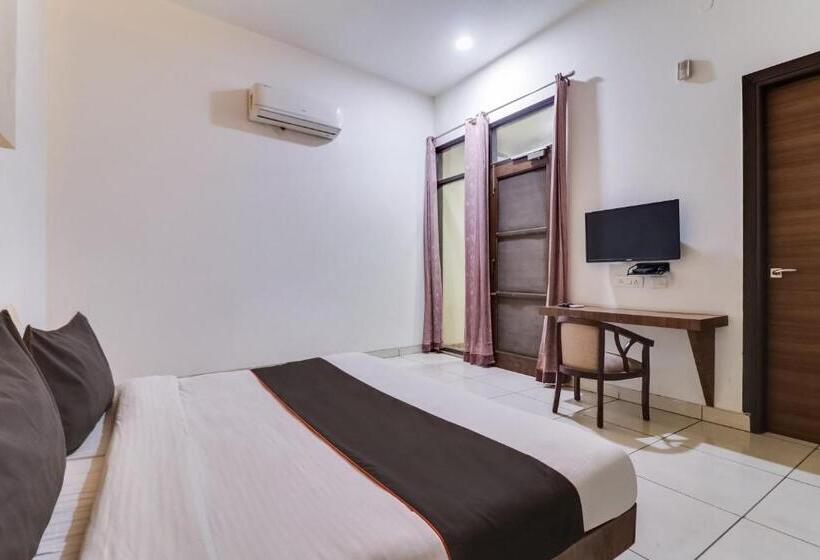 בית מלון כפרי Collection O 79127 Collection O Green Plaza