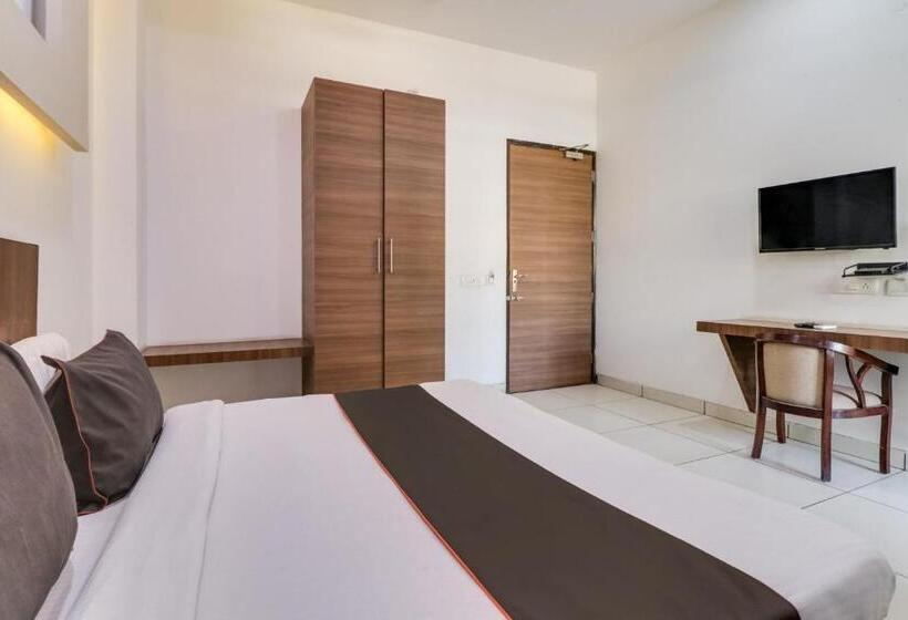 בית מלון כפרי Collection O 79127 Collection O Green Plaza