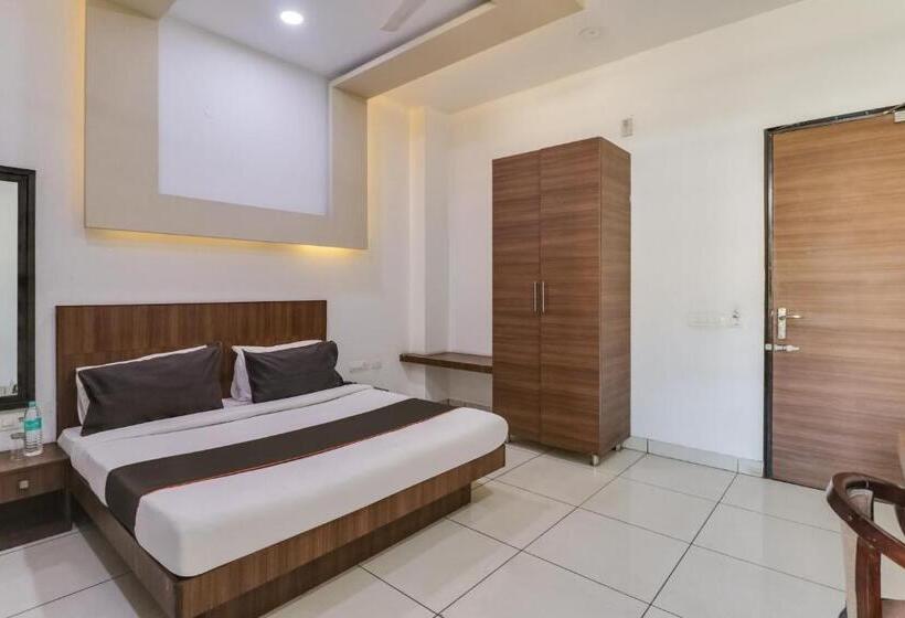 בית מלון כפרי Collection O 79127 Collection O Green Plaza