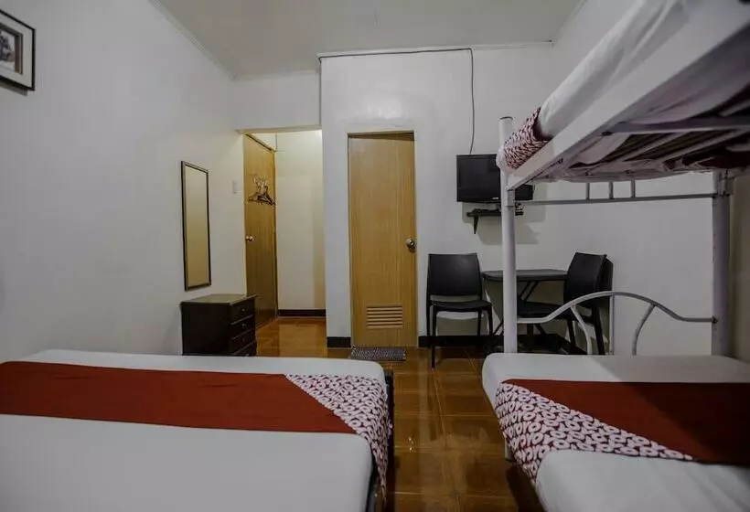 هتل Oyo 741 Sierra Travellers Inn
