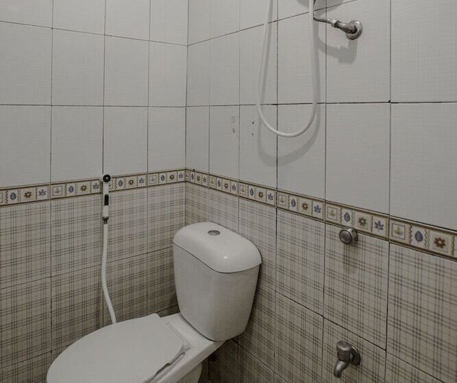 Отель Oyo 741 Sierra Travellers Inn