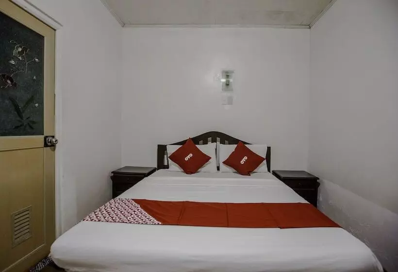 هتل Oyo 741 Sierra Travellers Inn