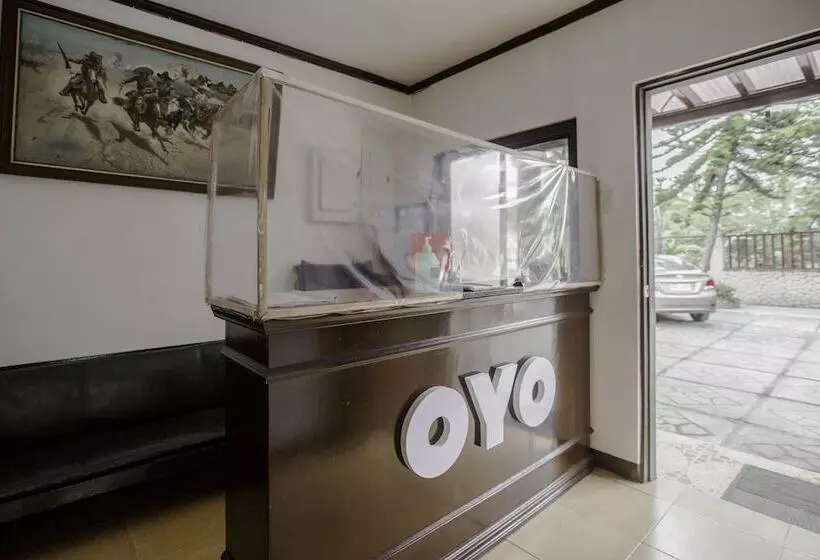 هتل Oyo 741 Sierra Travellers Inn