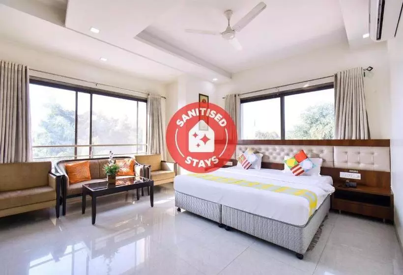 ペンション Oyo Home 77584  Sai Shubham