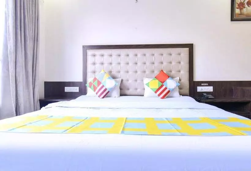 ペンション Oyo Home 77584  Sai Shubham