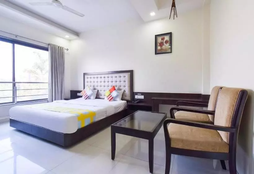 ペンション Oyo Home 77584  Sai Shubham