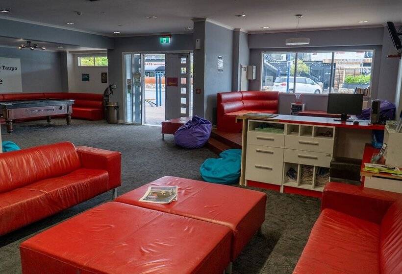 ユースホステル Based By The Lake