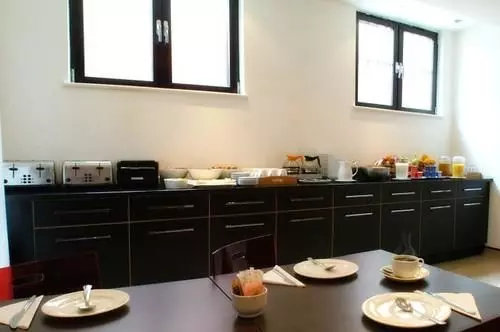 בית מלון כפרי Avni Kensington