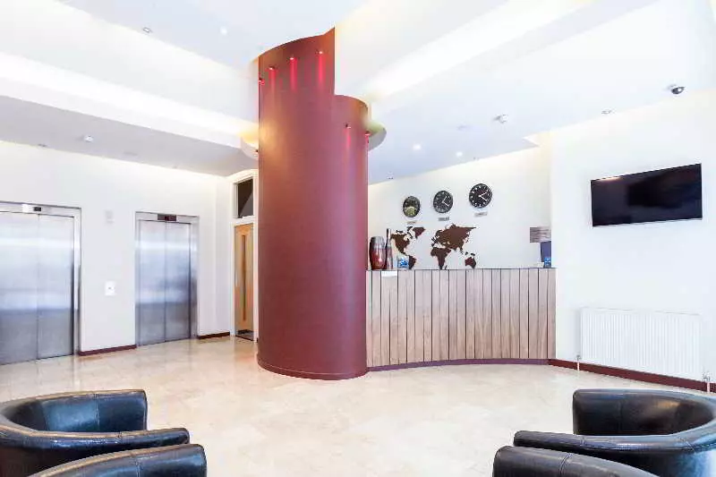 בית מלון כפרי Avni Kensington