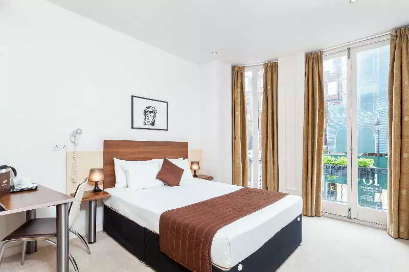 בית מלון כפרי Avni Kensington