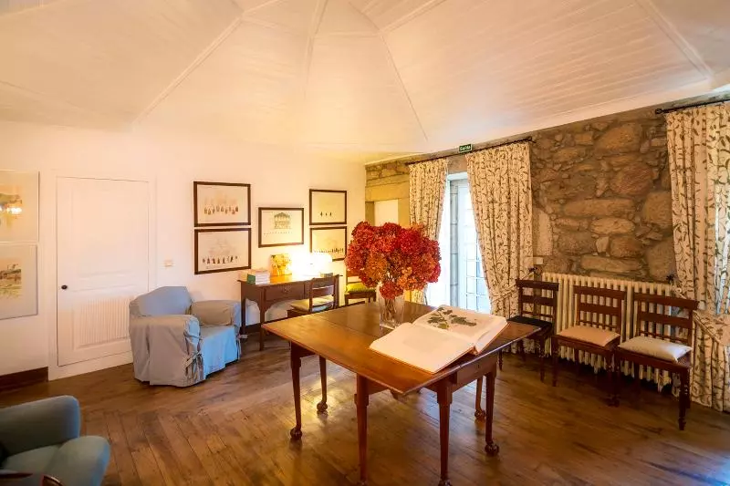 Casa De Santo Antonio De Britiande