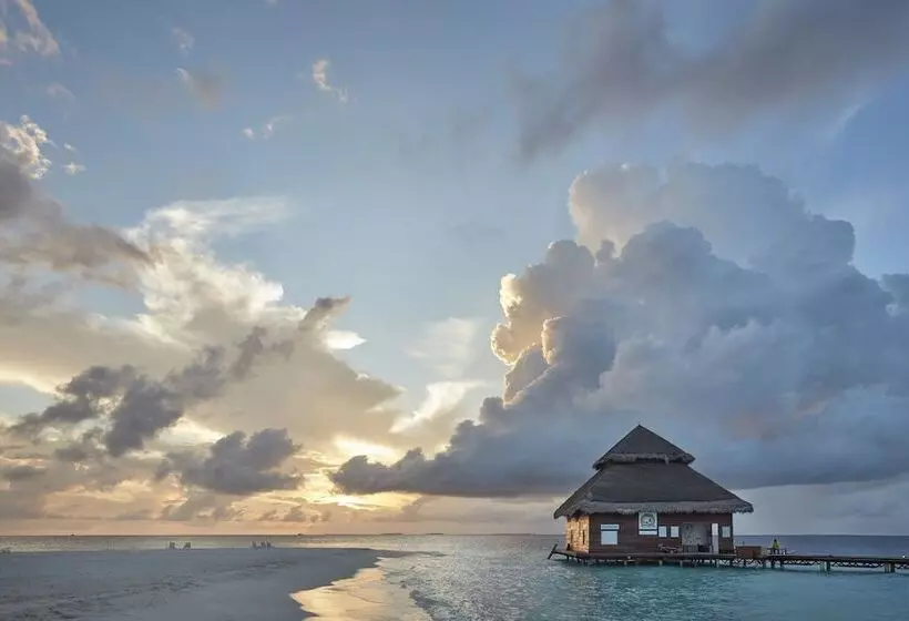 هتل Adaaran Club Rannalhi   All Inclusive   45 Minutes Away From Male By Speedboat