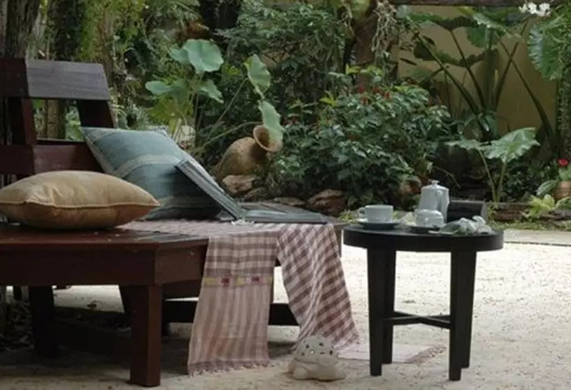 בית מלון כפרי Baan Talay Dao