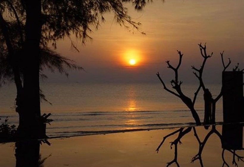 Hotel Baan Talay Dao