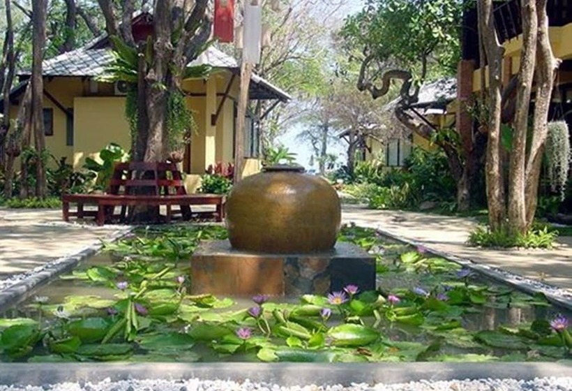 Hotel Baan Talay Dao