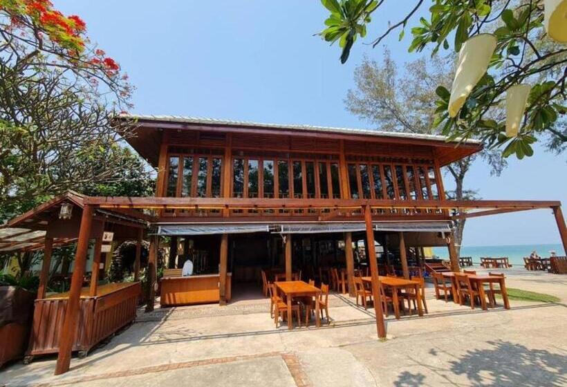 Hotel Baan Talay Dao