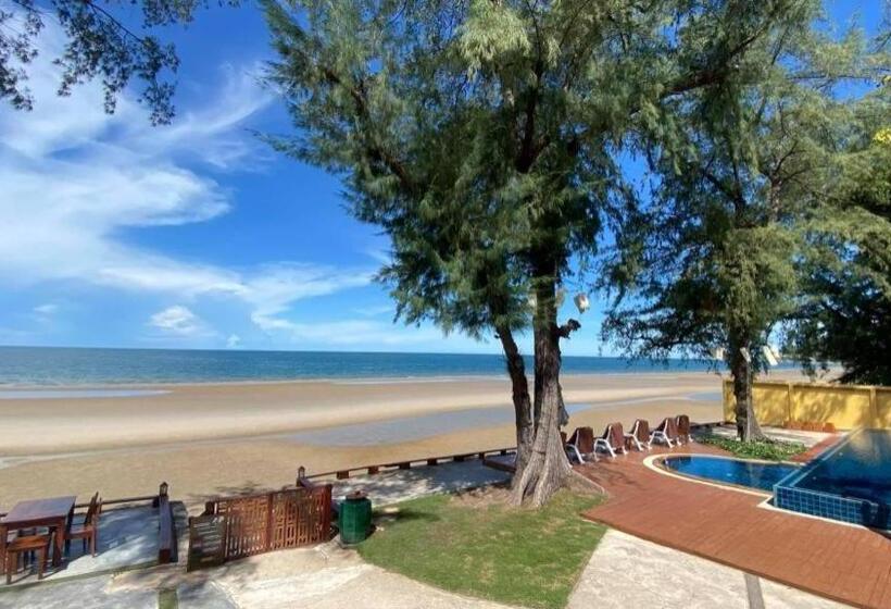 Hotel Baan Talay Dao