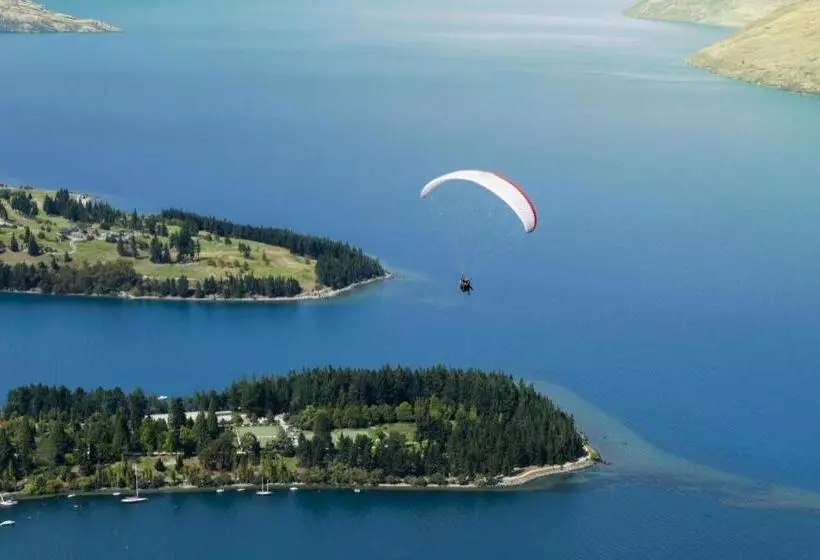 호텔 Base Backpackers Queenstown